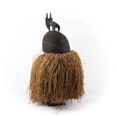 SUKU- CONGO RDC

Masque Heaume moderne avec...