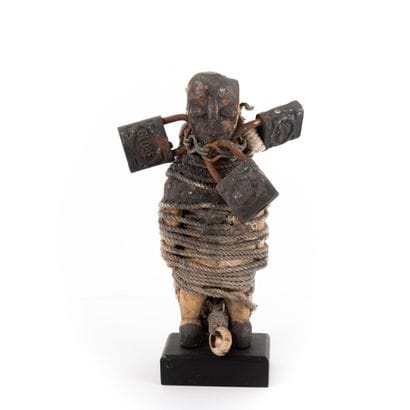 EWE TOGO 

Fetish composed of a Venavi figure,...