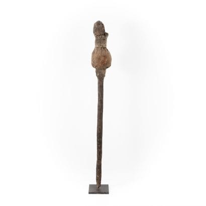 FON- BENIN 

Wooden magic stick topped by...