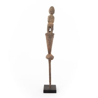 FON -BENIN

Piquet made of a traditional...