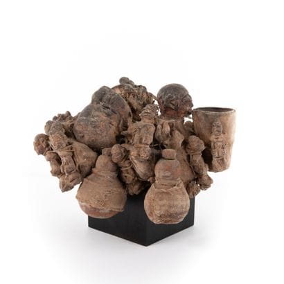FON- BENIN 

Large magical object composed...