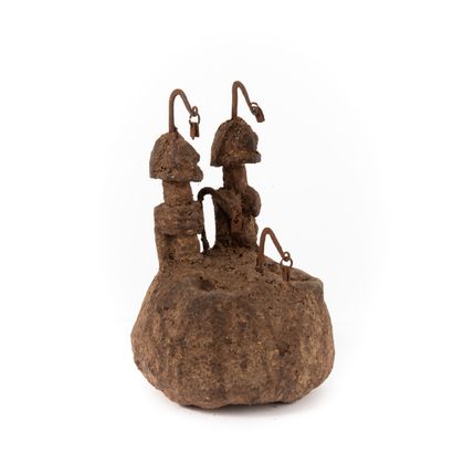 DOGON- MALI 

Rare rain altar, made of a...