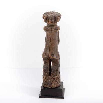 LOVALE - ANGOLA

Personnage classique en...