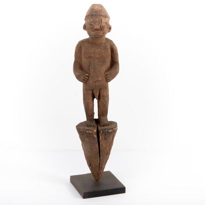 FON - BENIN 

Ancien poteau 