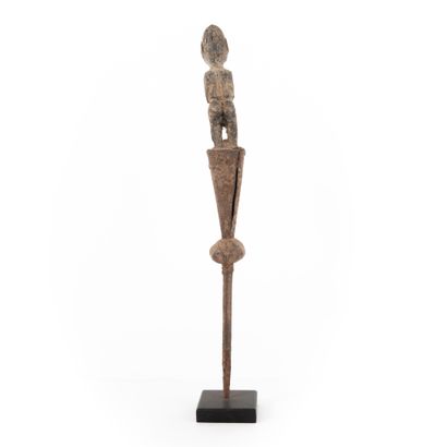 FON -BENIN

Piquet made of a traditional...