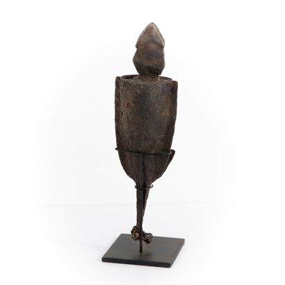 FON -BENIN 

Fetish in a ritual bell.

Old...