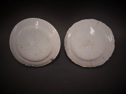 Moustiers



Two earthenware plates decorated...
