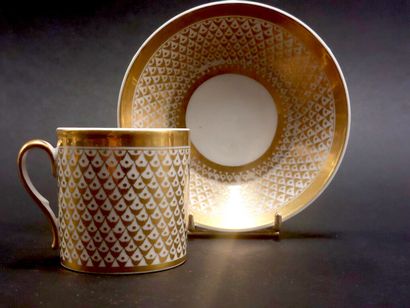Paris



Cup of form litron and its saucer...