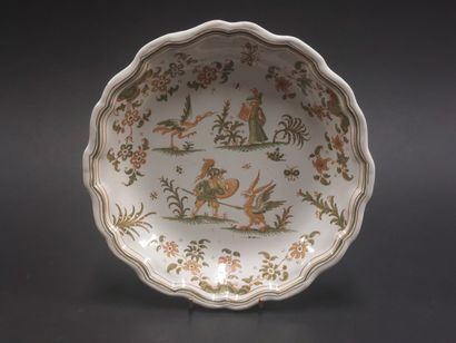 Moustiers



Round bowl with edge contourned...
