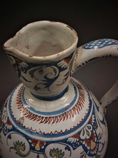 Rouen



Earthenware pitcher with polychrome...