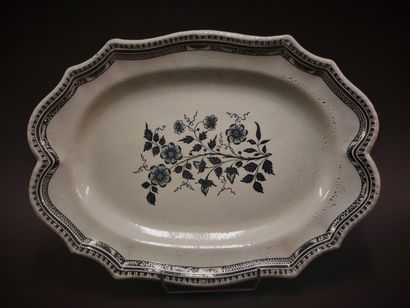Rouen



Oval dish with contoured edge in...