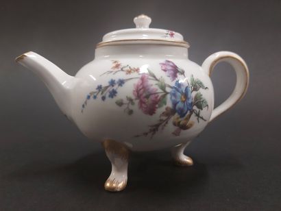 Vincennes



Rare covered teapot in soft...