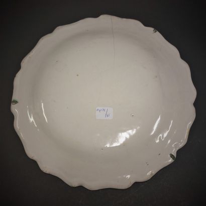Marseille



Earthenware plate with contoured...