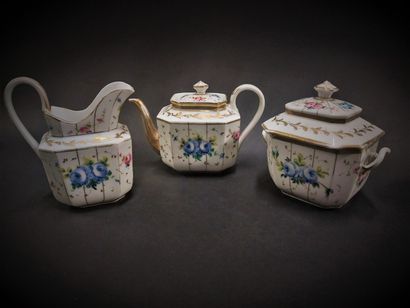 Paris



Part of a porcelain service with...