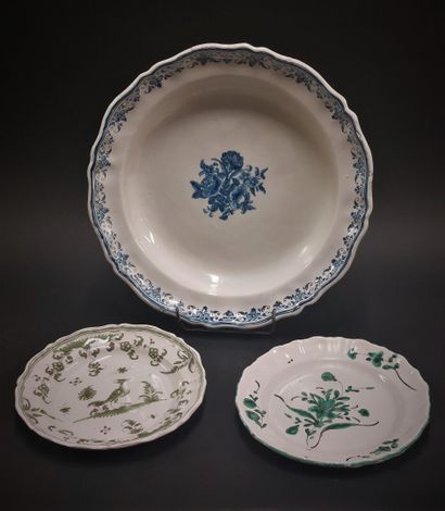 Moustiers



Lot including a large round...