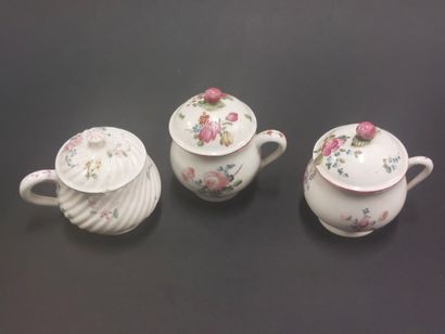 Mennecy



Three soft porcelain juice jars...
