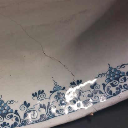 Toulouse or Bordeaux



An oval basin and...