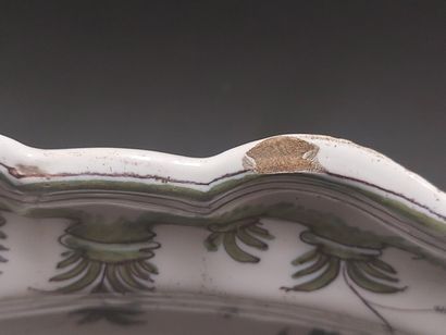 Moustiers



Oval dish with contoured edge...