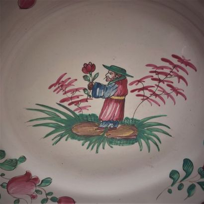 The Islettes



An oval basin and four earthenware...