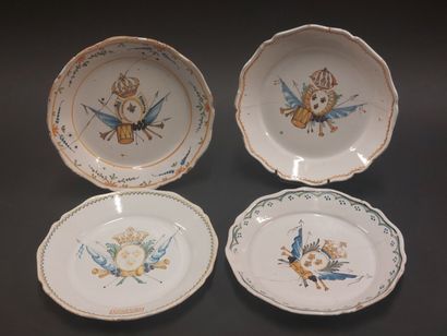 Nevers



Four plates with contoured edge...