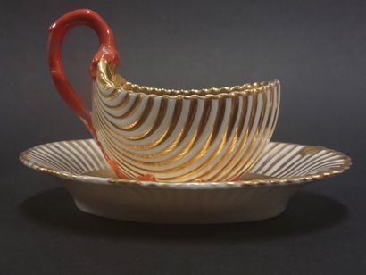 Paris



Porcelain cup and saucer in the...