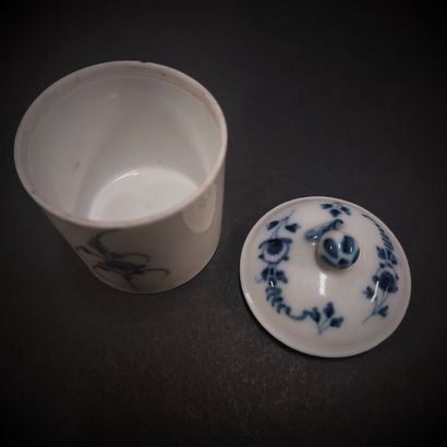 Paris



Covered ointment jar in hard porcelain...