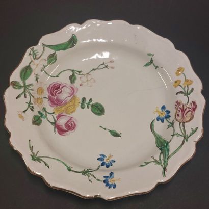Marseille



Earthenware plate with contoured...