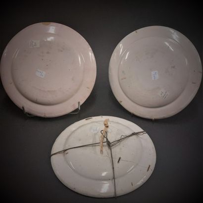 Marseille or Moustiers



Three earthenware...