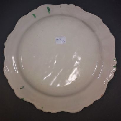 Marseille



Earthenware plate with contoured...