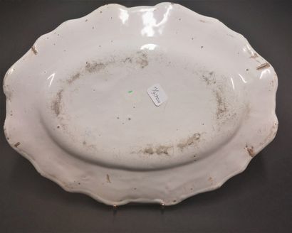 Moustiers



Oval dish with contoured edge...