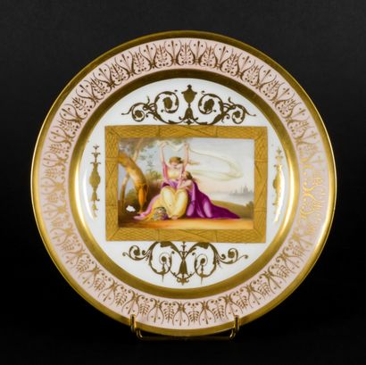 Paris



Porcelain plate with polychrome...