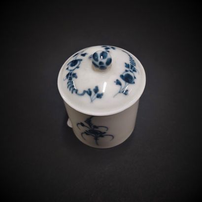 Paris



Covered ointment jar in hard porcelain...
