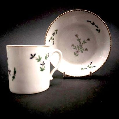 Paris



Cup of form litron and a saucer...