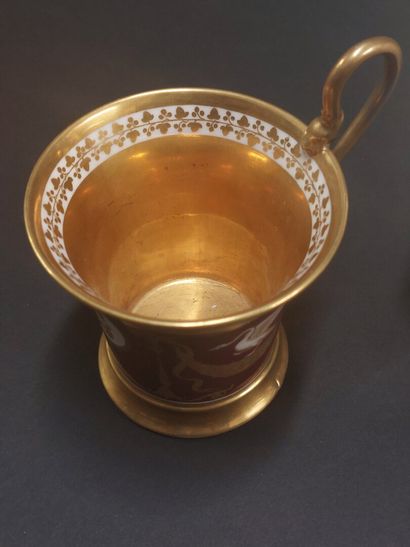 Sevres



Jasmine cup and saucer in porcelain...