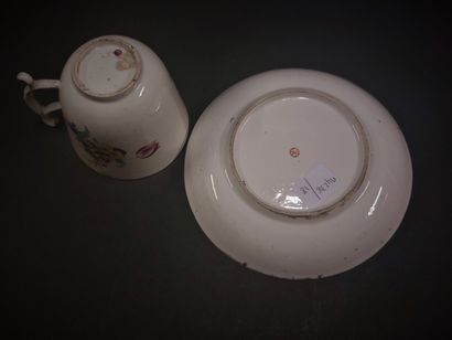 Höchst



Porcelain cup and saucer with polychrome...