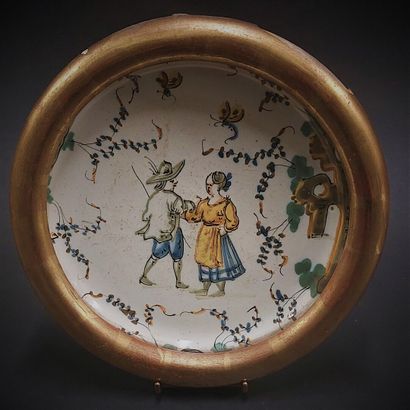 Savona



Earthenware plate with polychrome...