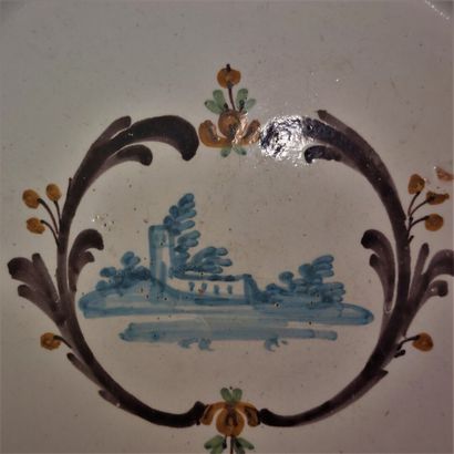Nevers



Three plates with contoured edge...