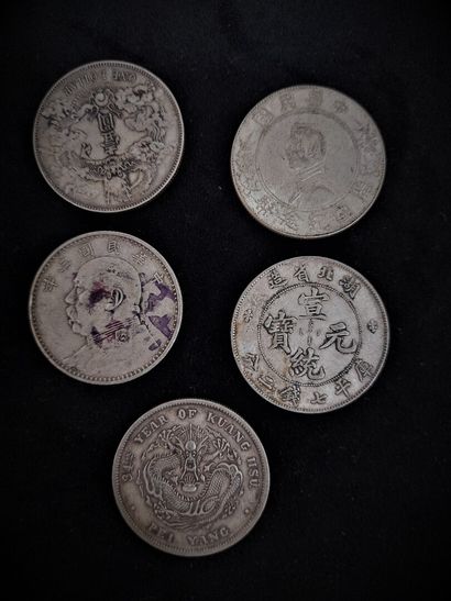 lot of 5 coins of 1 dollar, silver, China,...