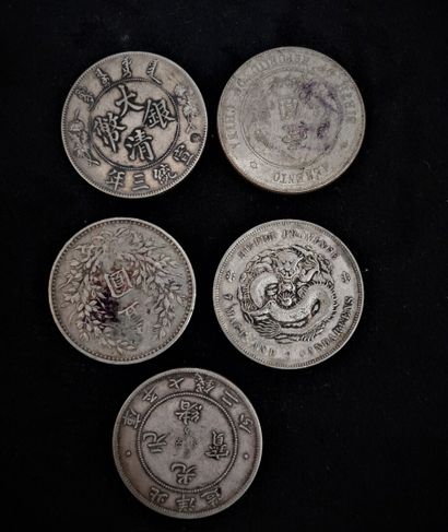 lot of 5 coins of 1 dollar, silver, China,...