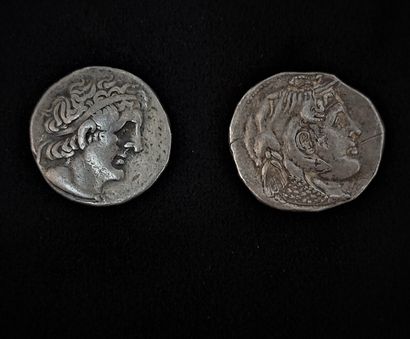 Two Tetradrachms Greece 

Weight: 14 g and...