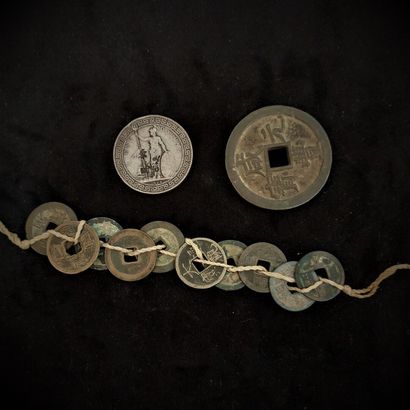 Lot of Asian silver bronze coins, to stu...