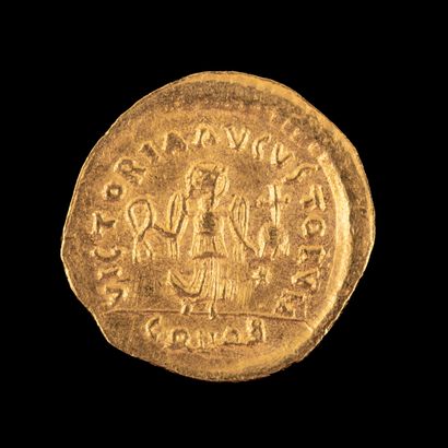 JUSTIN I Triens gold 

 R/ Victory Constantinople...