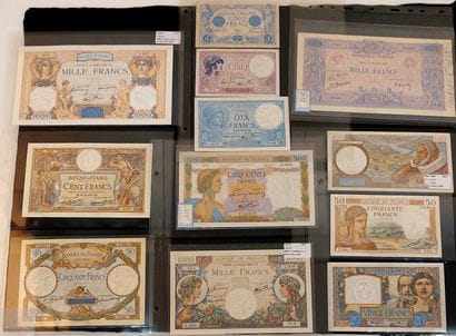 Lot of 12 French banknotes, good conditi...