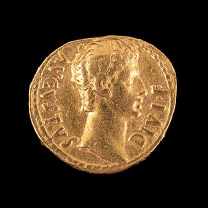 AUGUST Aureus gold

R/ bull on the right...