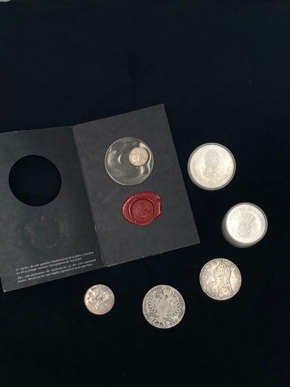 Lot of 11 silver coins, royal shields and...
