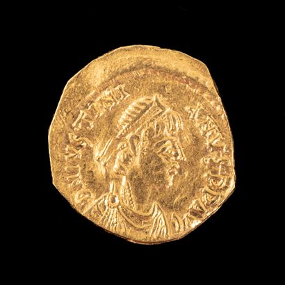 JUSTINIAN I Triens gold 

R/ Victory Constantinople...