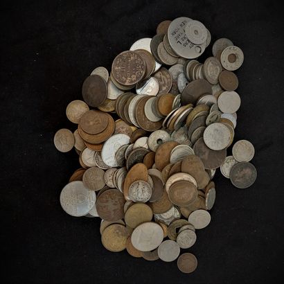 Lot of various foreign coins, some in silver,...