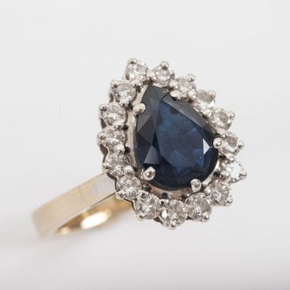 Sapphire ring, brilliant-cut diamonds, white...