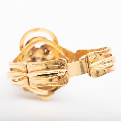 Hinged semi-circular bracelet, rose-cut diamonds...