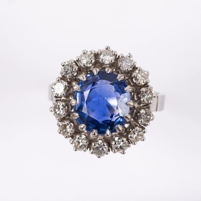 Ceylon sapphire daisy ring, without thermal...